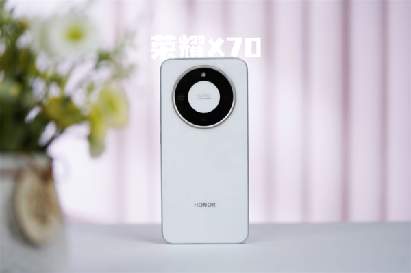 融易富配资 8300毫安电池、IP69K防水！荣耀X70全面评测：新一代耐用神机实至名归